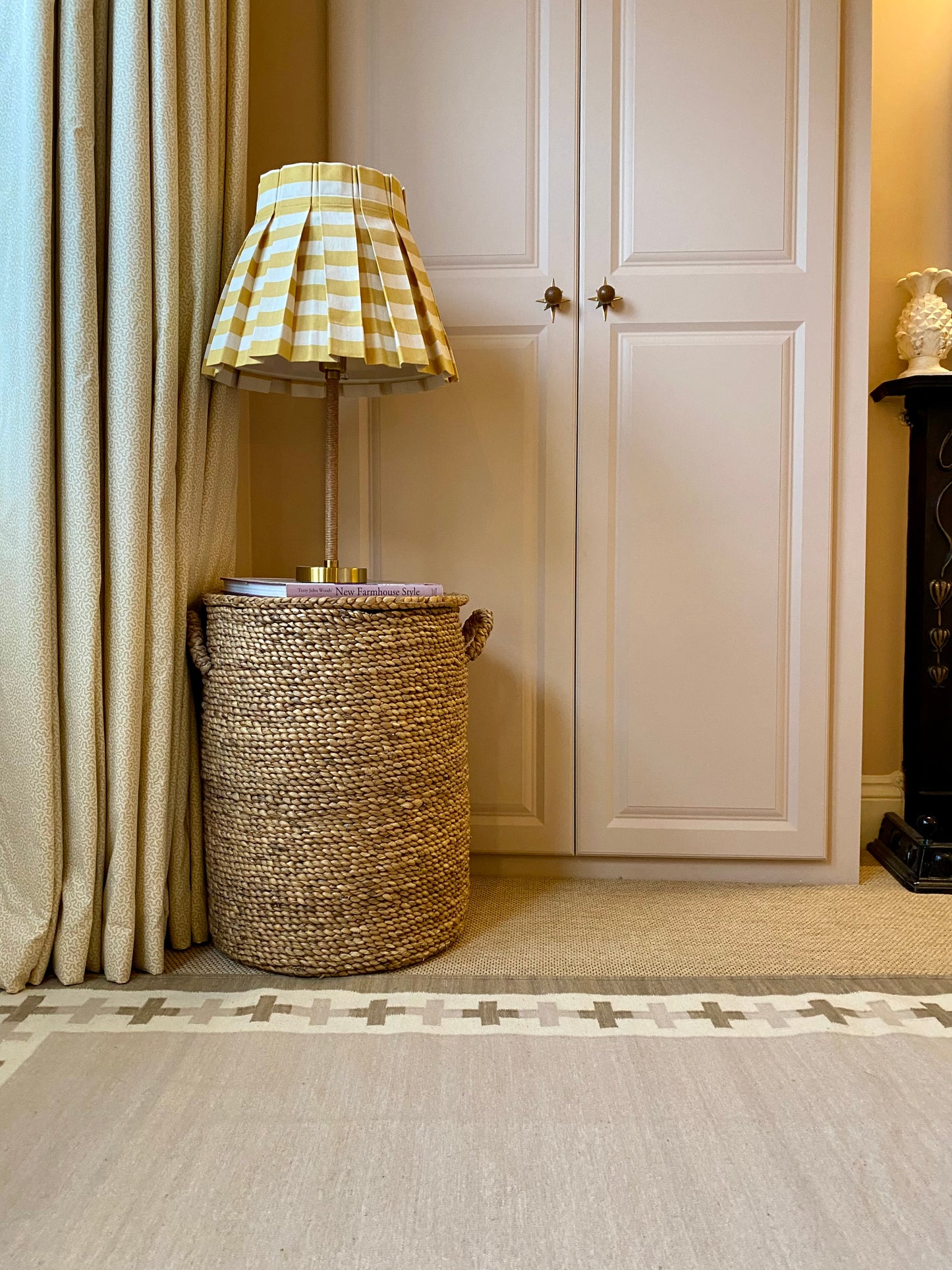 Cross Border Flatweave Rug in Mocha and Dusty Sand