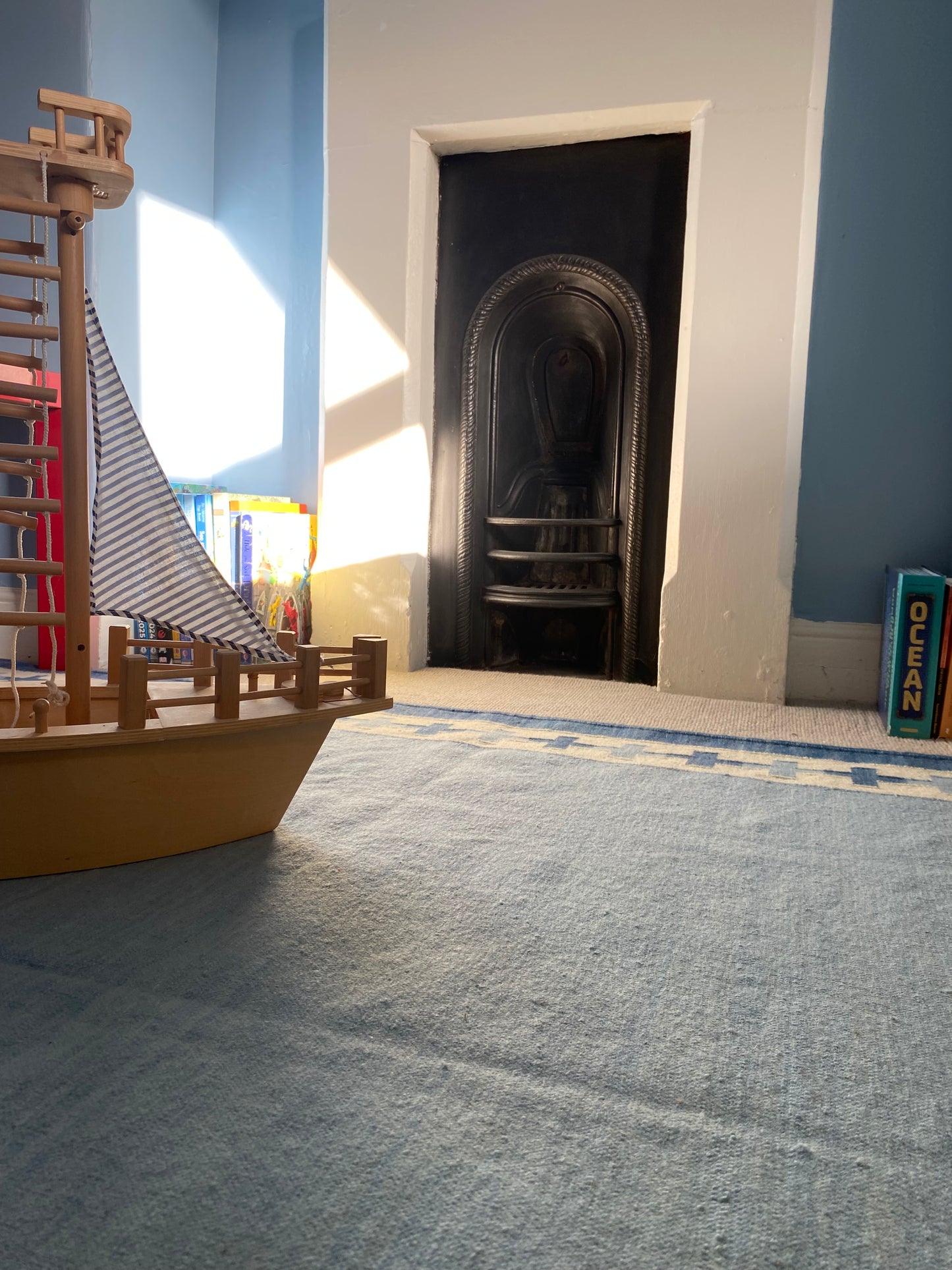 Cross Border Flatweave Rug in Dark Denim Blue and Hazy Summer Sky